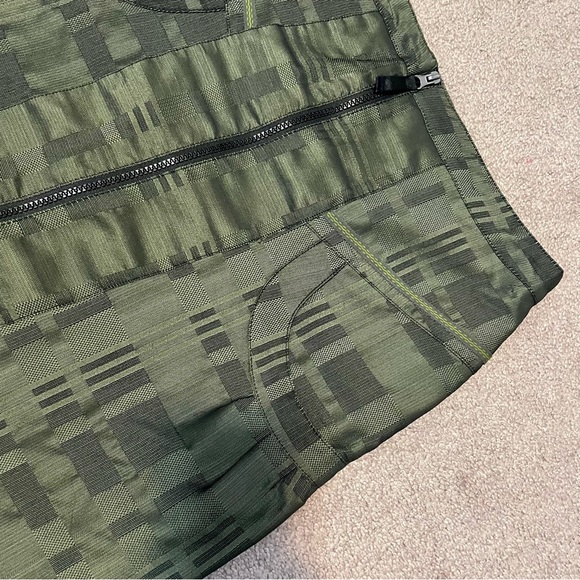 CRiSCA Green Patterned Skirt Size GB 16 - Picture 4 of 11